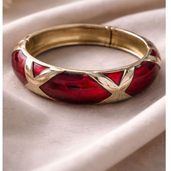 Source Unknown Jewelry - Vintage 80s Red Glass Panel Gold Tone Hinged Bangle Bold Statement